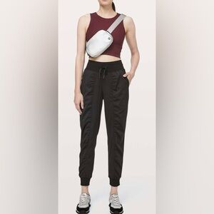 Lululemon Dance Studio Jogger *29", size 6, black, good condition

#103